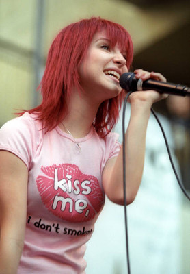 Hayley Williams performing ''The Lost Show'' in store at Hot Topic Old Photo 3