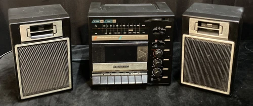Sanyo M9708 AM/FM  Radio Cassette Ghettoblaster Boombox Works Needs TLC