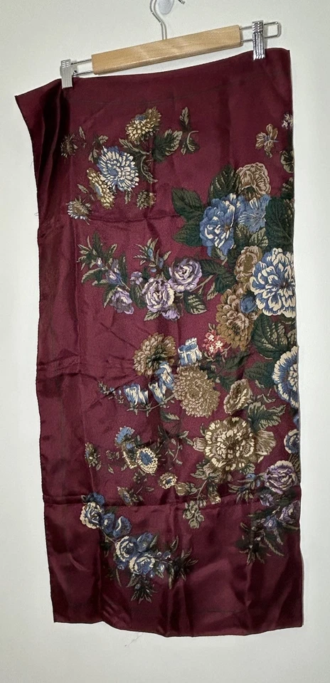 Bufanda de seda Club 7 Echo vintage 35" x 35" multicolor granate y azul colores Foto 2 de 4