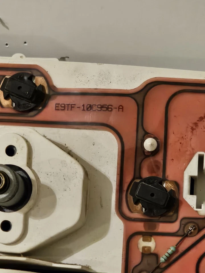 Grupo de velocímetros 1987-91 Ford Bronco y F150/F250/F350/F450 con PRND1 60 k Foto 3 de 4