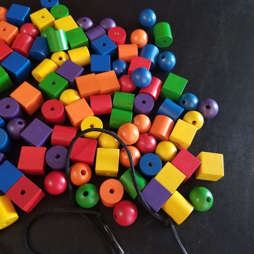 Wood Lacing Beads Improves Kids Fine Motor Skills Arts & Crafts 100+ Pieces - Picture 4 of 4