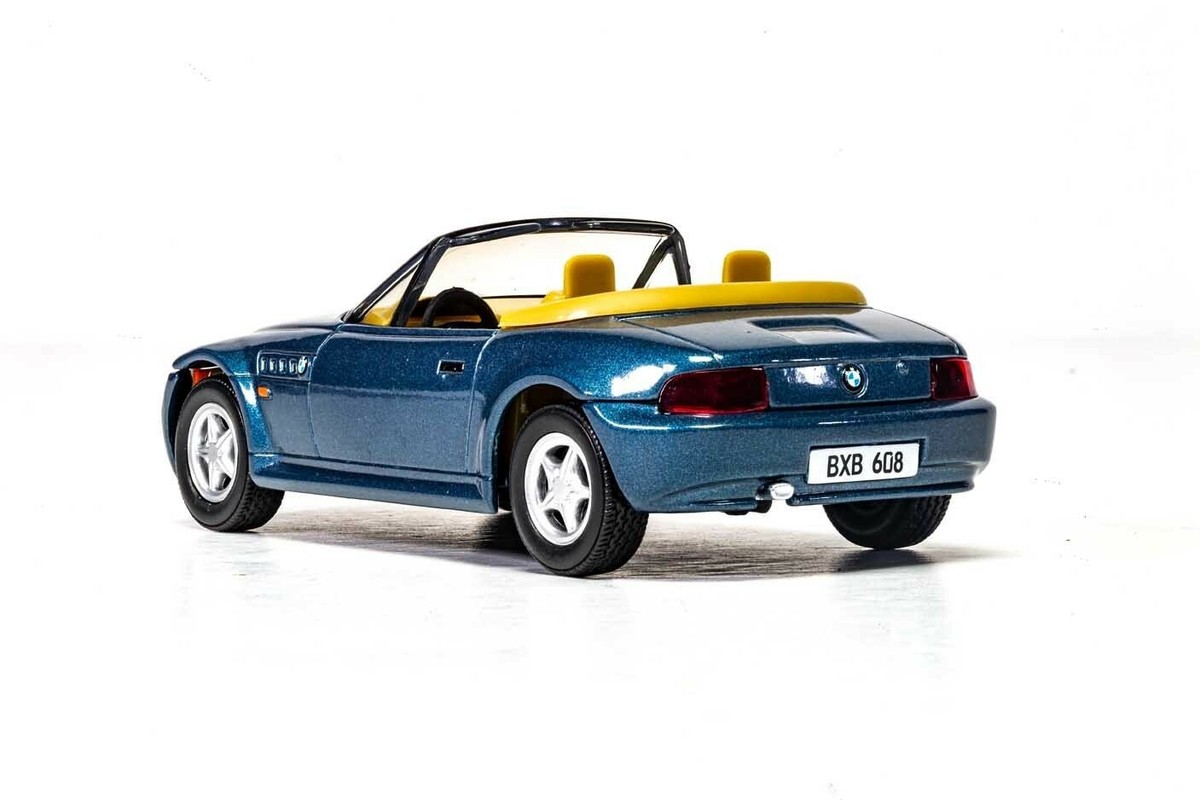 James Bond - BMW Z3 - Goldeneye - Corgi CC04905 | eBay