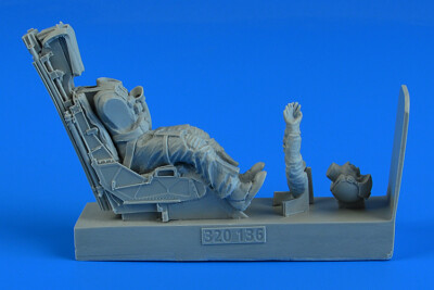 320136 Aerobonus: US NAVY and US MARINES Pilot with ej. seat AV-8B Harrier II