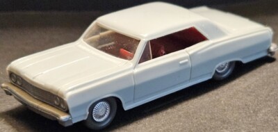 Wiking, Koch 220/7H, Chevrolet Malibu, m. Zughaken, integr. Lenkrad, h'blaugrau