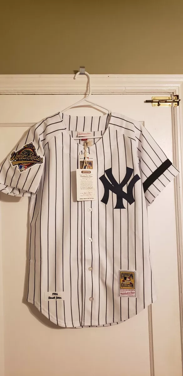 Mitchell & Ness Authentic Derek Jeter New York Yankees 1998 Jersey – DTLR