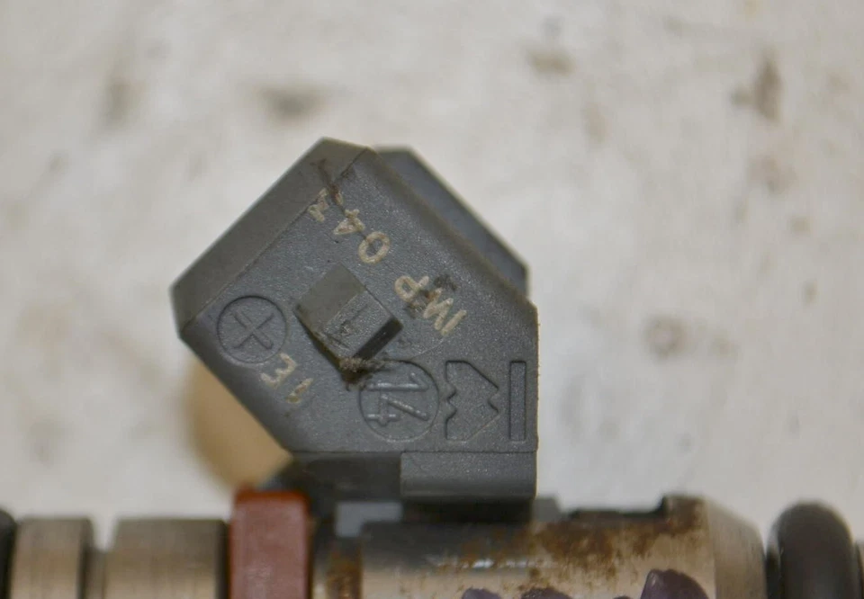 Ducati Multistrada 1000 Throttle Body Fuel Injector 28240571A 2003-2006 - Image 2 of 4