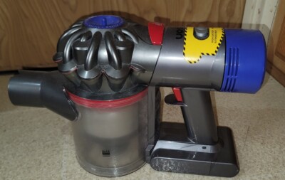 Dyson V7 Animal Rechargeable Vacumn Cleaner Only | eBay