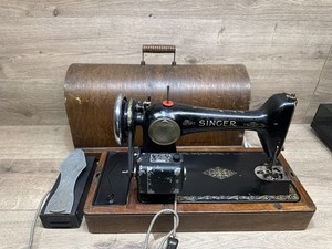 Vintage Singer No66 Nähmaschine mit Holzkoffer & Fußpedal getestet & funktionsfähig