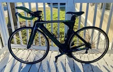 Trek Speed ​​Concept full carbon triathlon bike with a 10-speed Shimano Ultegra