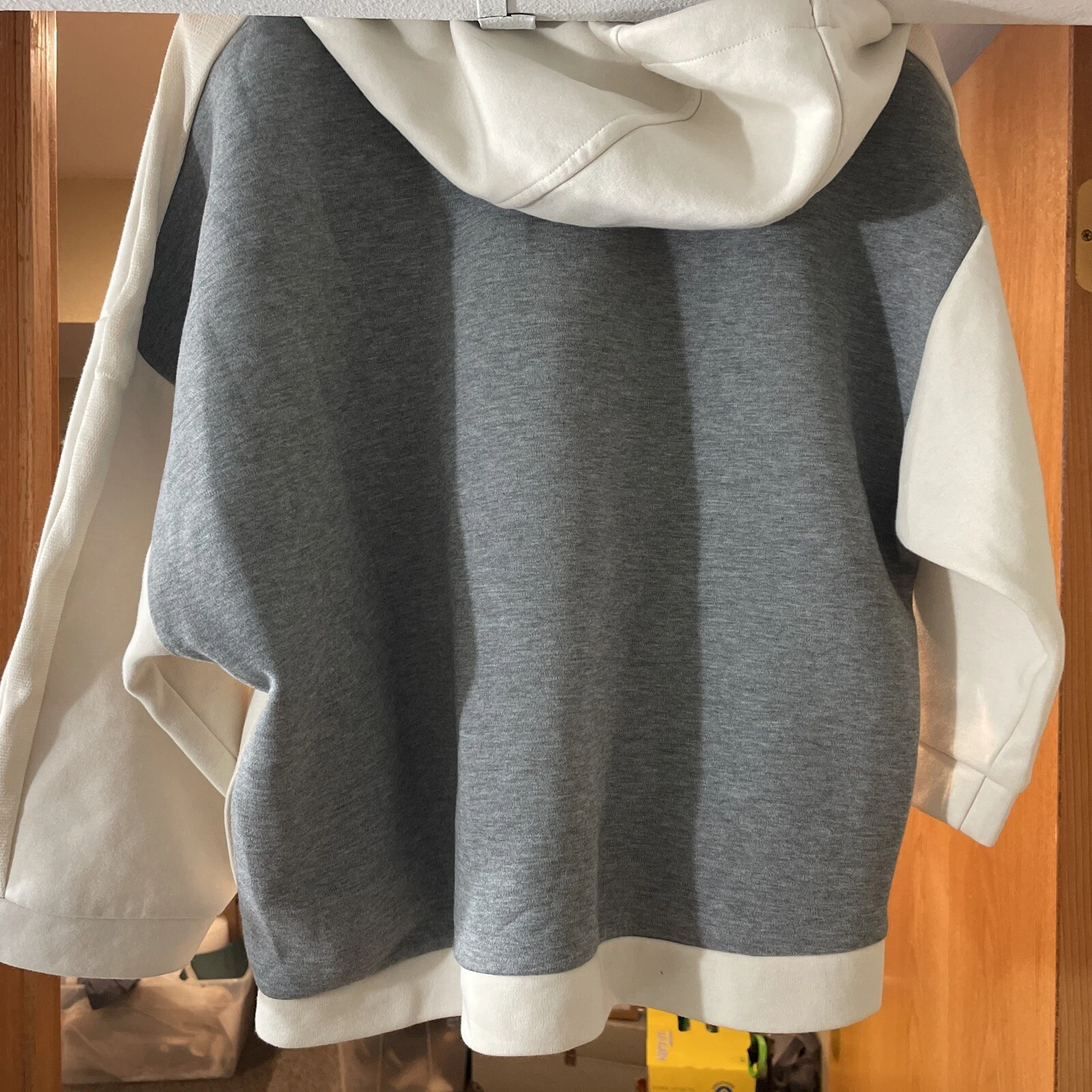 OFF WHITE Felpa con cappuccio PUMA donna collo imbuto color block avorio grigio usata in ottime condizioni tasche