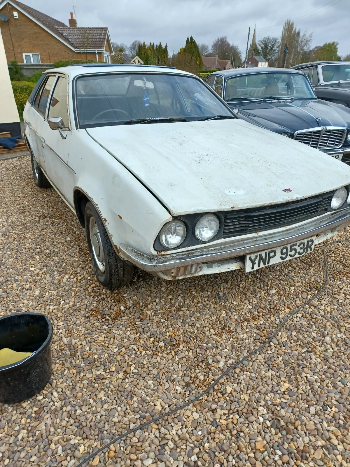 Image 1 - austin princess 1800 1977 barn find original car restoration project