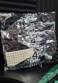 9498 - Saesee Tiin's Jedi Starfighter LEGO Star Wars - Sealed bag 3 & 4 partials