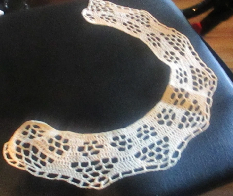 COLLAR BLANCO ROTO TEJIDO A MANO VINTAGE Foto 3 de 3