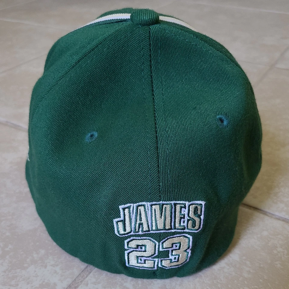 Gorra Nike irlandesa de lucha Lebron James St Vincent St Mary Foto 3 de 4
