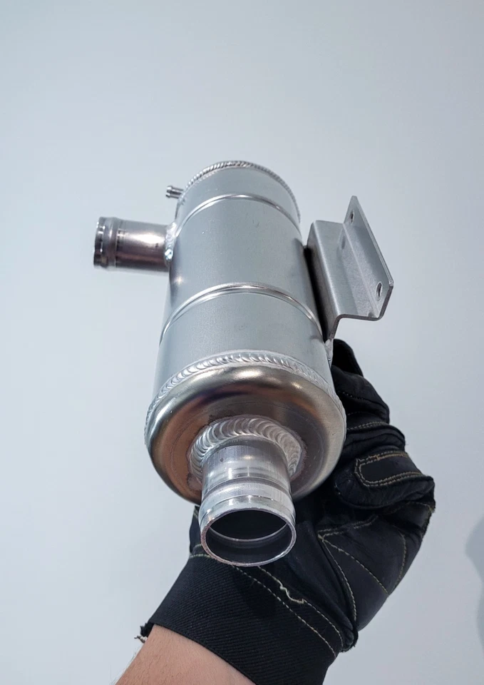 3” Aluminium Swirl Pot 0.9L Coolant Tank Radiator Expansion 32mm Inlet Outlet - Image 2 of 4