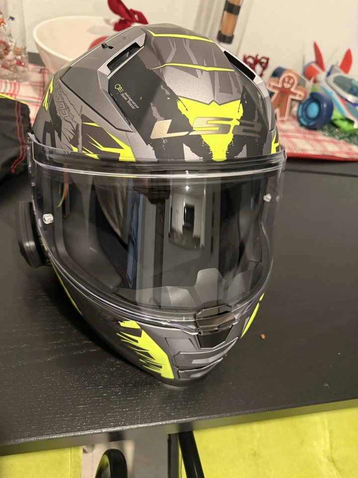 Motorcycle Helmet /W  Bluetooth - Image 4 of 4