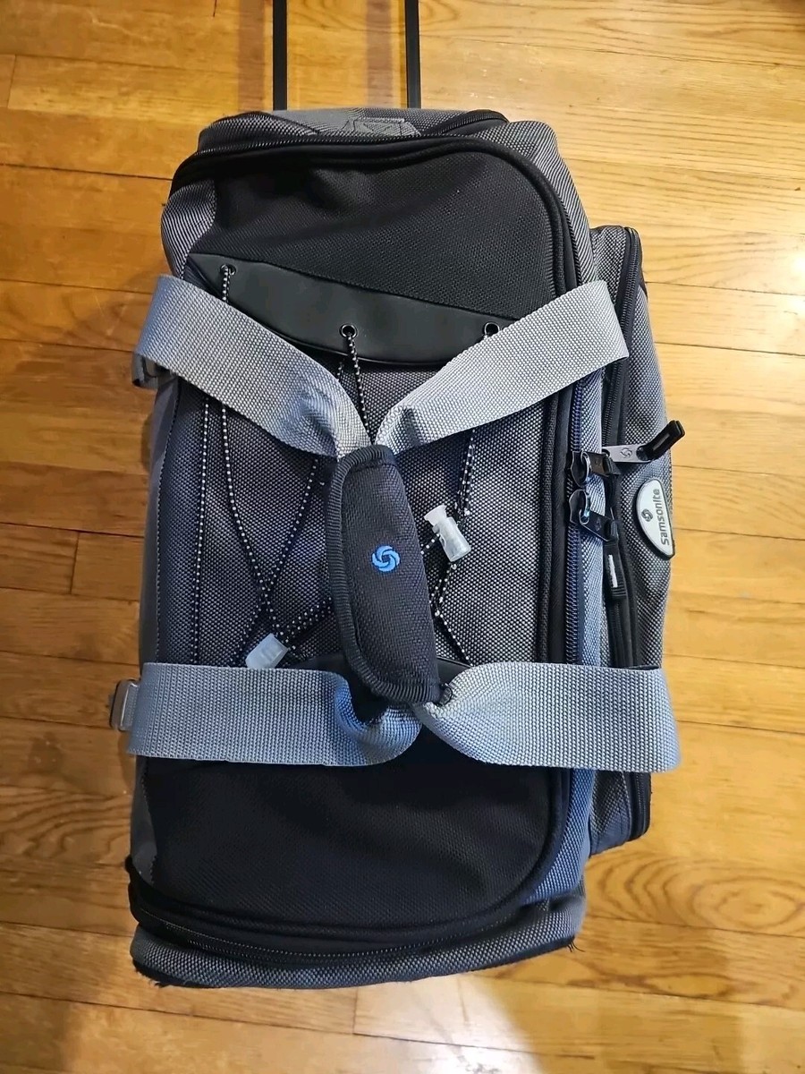 Samsonite Wheeled Ripstop Rolling Duffel Bag Green 32” Extending