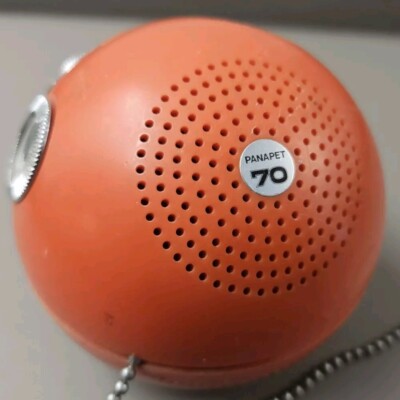Vintage PANASONIC PANAPET R-70 Transistor Radio Red/Orange Round