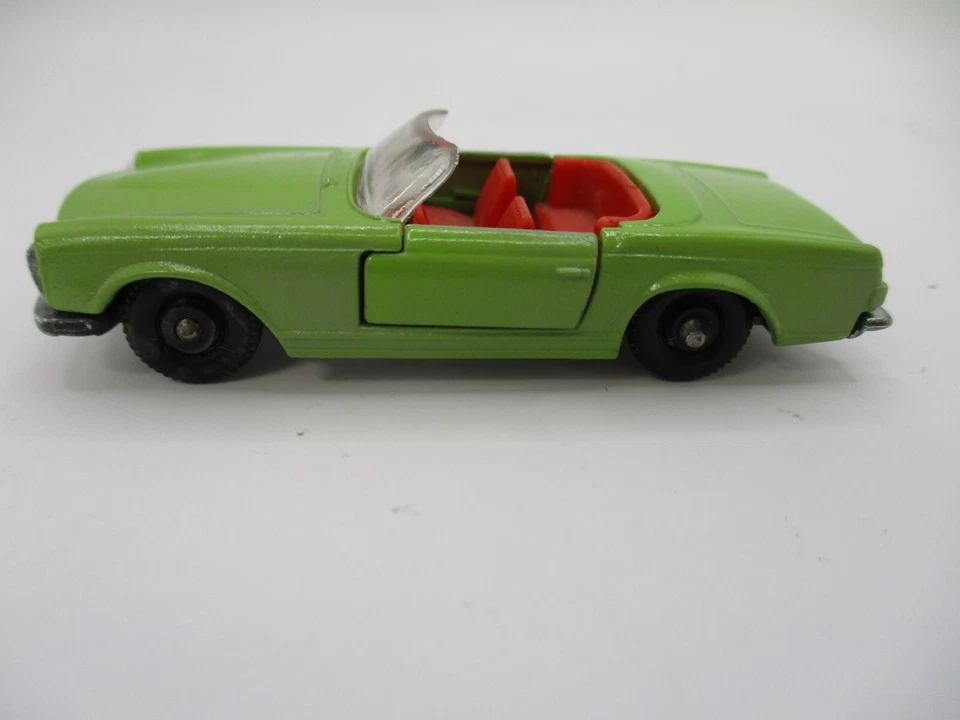 MATCHBOX LESNEY #27d MERCEDES-BENZ 230SL. RESTORED AS GREEN PRE-PRODUCTION MODEL - Image 3 of 4