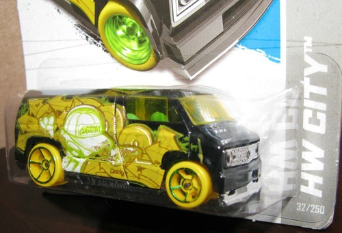 Hot Wheels 2013 HW City GRAFFITI RIDES #32 Custom '77 Dodge Van TREASURE HUNT - Picture 3 of 5