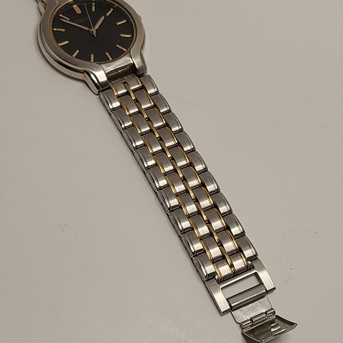 Seiko Two-Tone V701-7A60 Classic Microfiber Dial Quartz Men's Watch Lot #9 - Picture 5 of 17