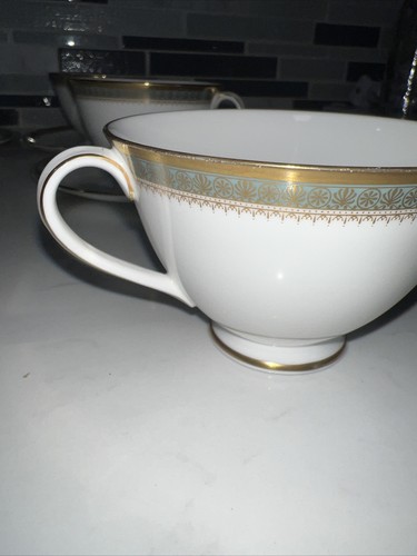 4 ROYAL DOULTON CLARENDON H4993 TEA CUP AND SAUCERS - Picture 7 of 7