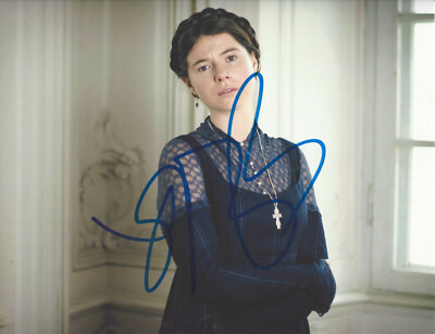 JESSIE BUCKLEY SIGNED AUTHENTIC 'TABOO' 8x10 PHOTO w