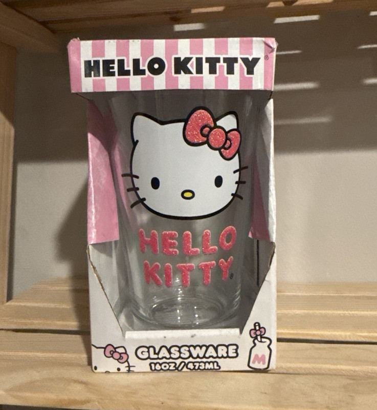Hello Kitty 16oz/473mL Clear Decorated Glass Drinking Glass, Pink/White