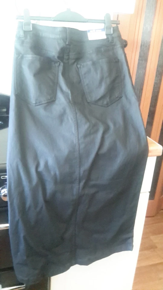 ladies black new look size 12 leather look skirt new with tags - Image 4 of 4