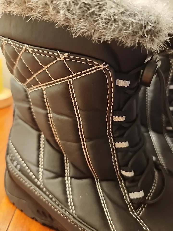 Botas de nieve de invierno para mujer TOTES EVE negras talla 7W usadas en excelente estado piel en el interior impermeables Foto 2 de 4
