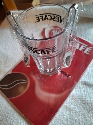 nescafe glas, 2 löffel , frühstückbrettle