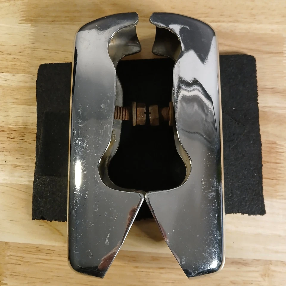 Par de protetores de para-choque L+R 1966-1967 Ford Bronco fabricante de equipamento original - Imagem 4 de 4