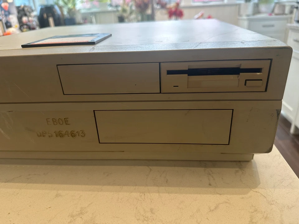 Computadora Commodore Amiga 2000 vintage FUNCIONA LEER Foto 3 de 4