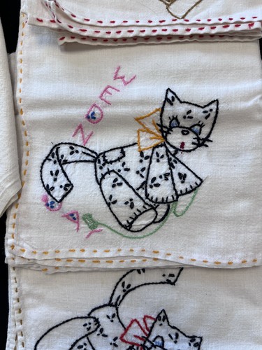Asciugapiatti ricamati gattino giorno della settimana vintage - Foto 5 di 8
