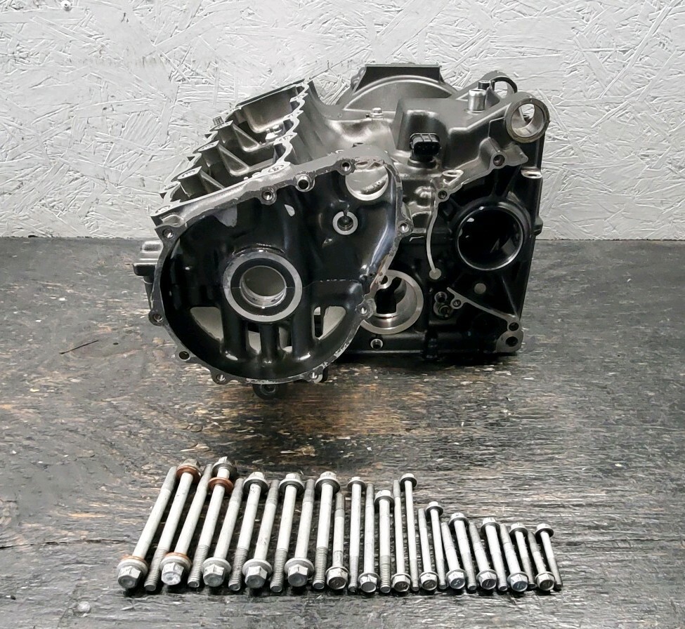 13-16 KAWASAKI Z800 ZR800 CRANKCASE CRANK CASE BLOCK 2016 14 15