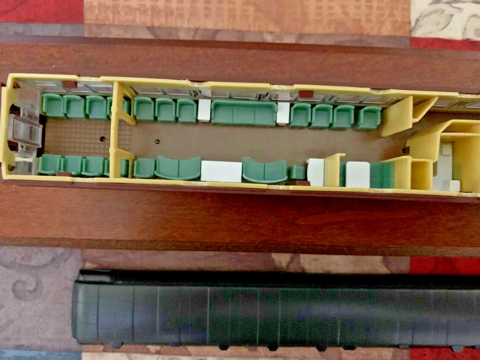 UNION PACIFIC "HEAVYWEIGHT" SOLARIUM OBS CAR GRAY- HO Scale-INTERIOR NEW OOP - Image 4 of 4