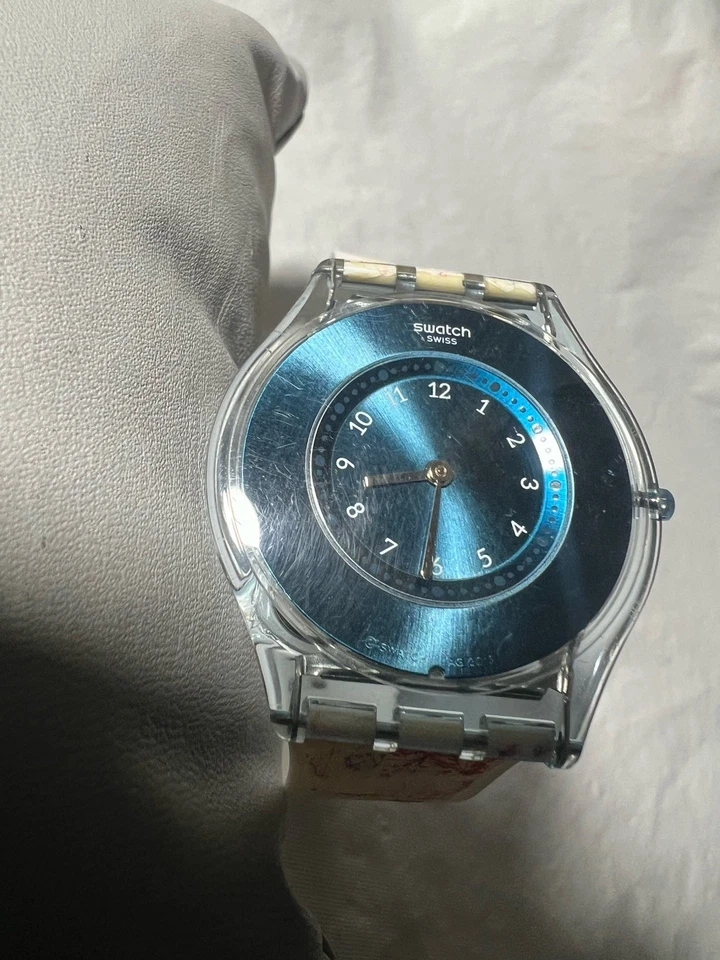 Swatch SKIN Dive-LN (SFS103) esfera azul, banda clásica, 2 mm de grosor, WR30M señora Foto 2 de 4