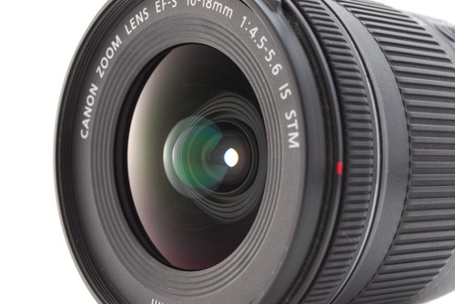 [Casi sin usar] Lente zoom ultra ancho Canon EF-S 10-18mm f/4.5-5.6 IS STM... - Imagen 19 de 24