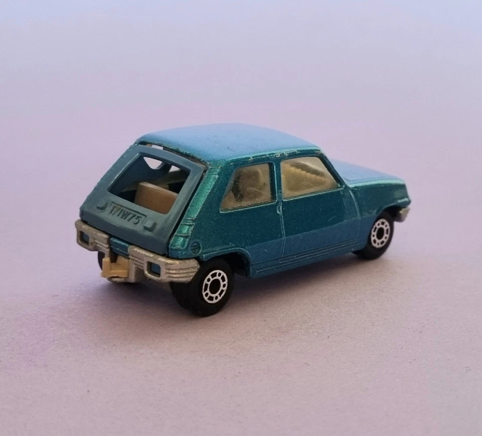 Renault 5 TL N.21 1978 - Matchbox Superfast Scala 1/64 - Immagine 4 di 4