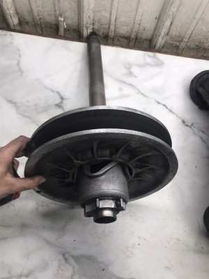 18 Ski-Doo MXZ 850 XRS Snowmobile secondary drive clutch jack shaft drive shaft 