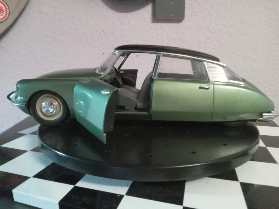 Solido Modellauto 1:18, Citoen DS 19 "Pallas" die göttliche grün/schwarz, TOP - Bild 2 von 4