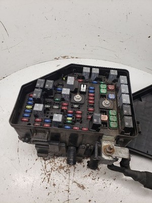 Fuse Box Engine Station Wgn Base Without Xenon Headlights Fits 201 Authentic OEM