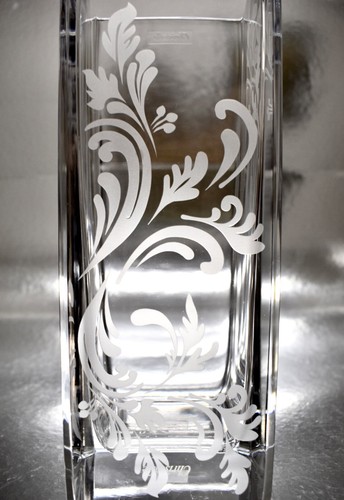 Christofle Marly Tech Etched Crystal Vase, 9 3/4" Mint in Box - Picture 7 of 9