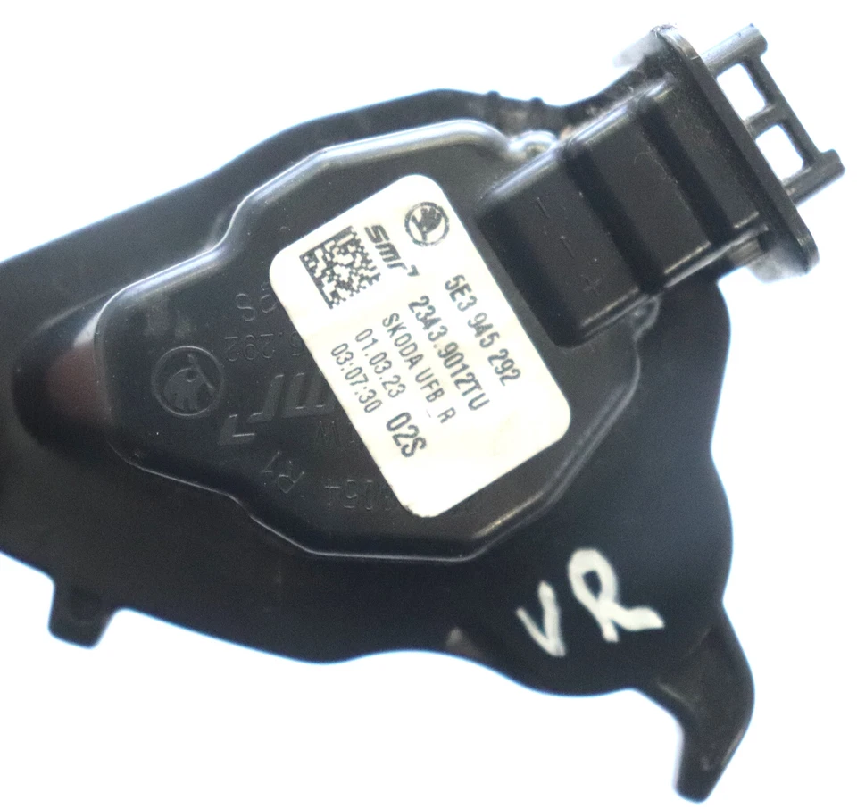 Espejo retrovisor exterior Skoda Octavia NX IV 2.0TSI 4x4 5E3945292 luz ambiental LED recto Foto 3 de 3