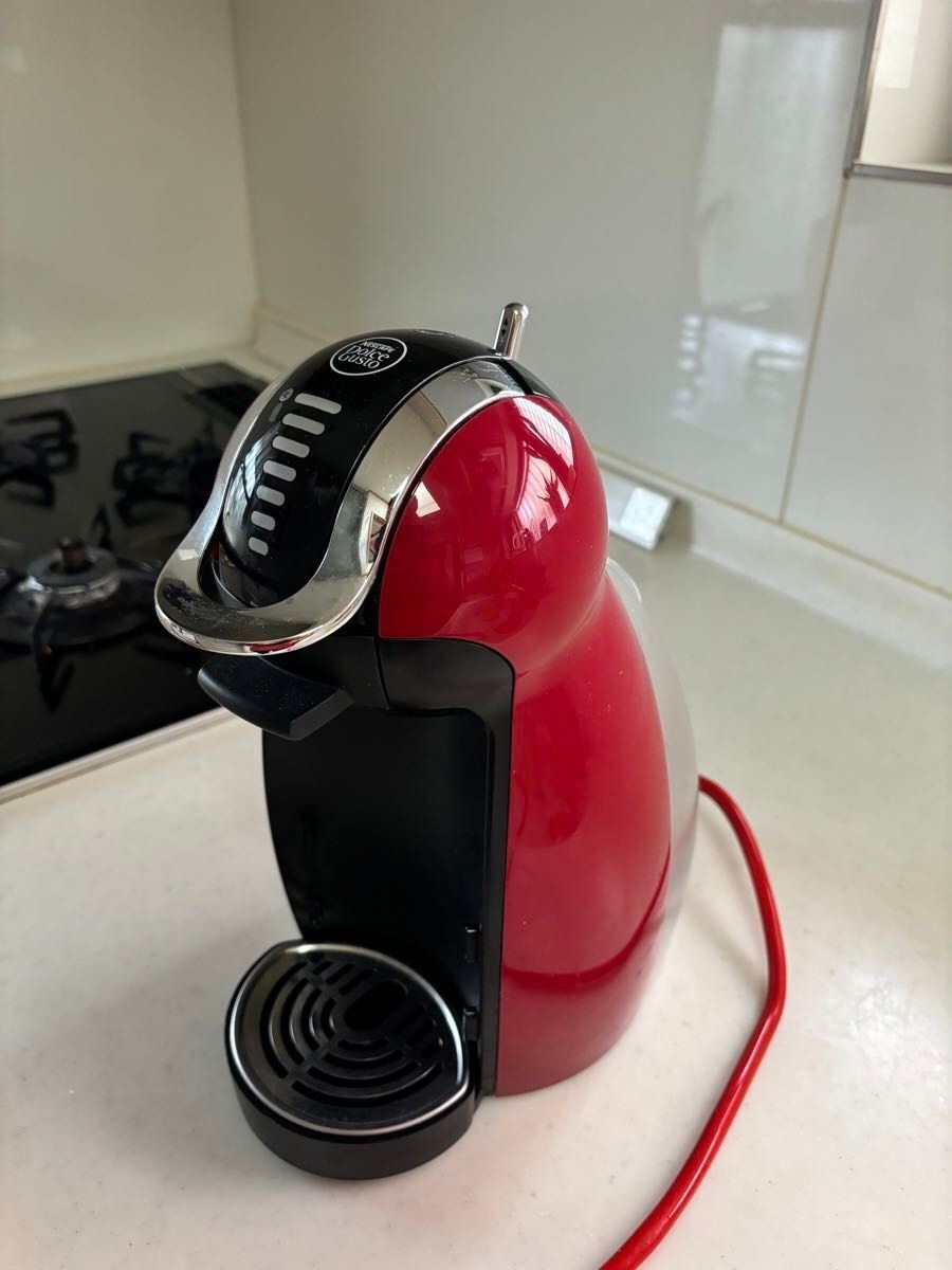 専用】Nescafé Dolce Gusto 本体Wine red Amazon.co.jp: ネスレ
