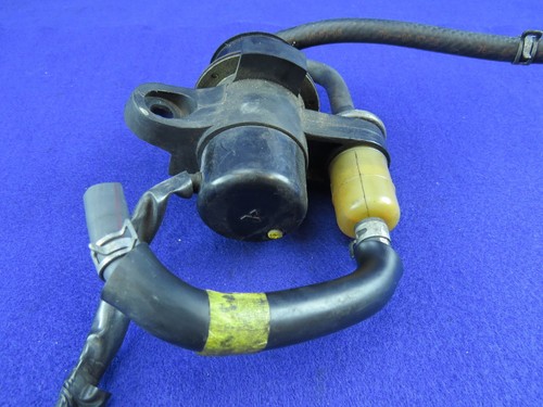 01 Yamaha R1 Fuel Pump YZFR1 YZF #177 Gas Petrol Tank - Picture 5 of 6