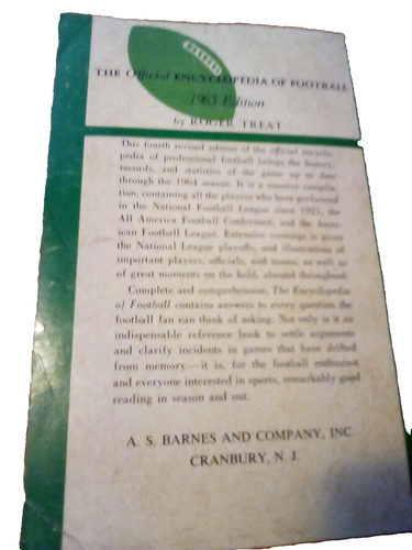 The Official Encyclopedia of Football 1965 Edition Roger Treat Vtg PB - Picture 2 of 3