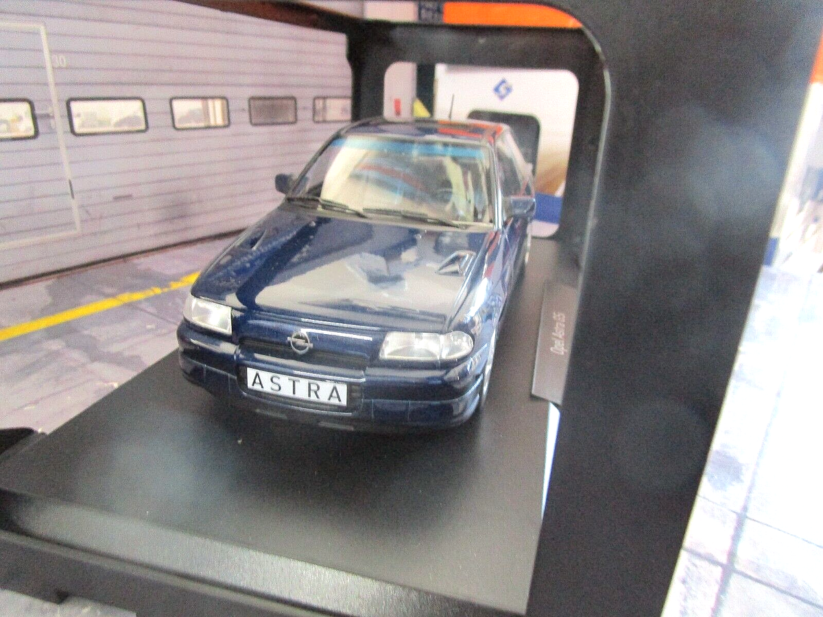 1:18 NOREV OPEL Astra F GSi 1992 darkblue-metallic EUR 69,95 - DE