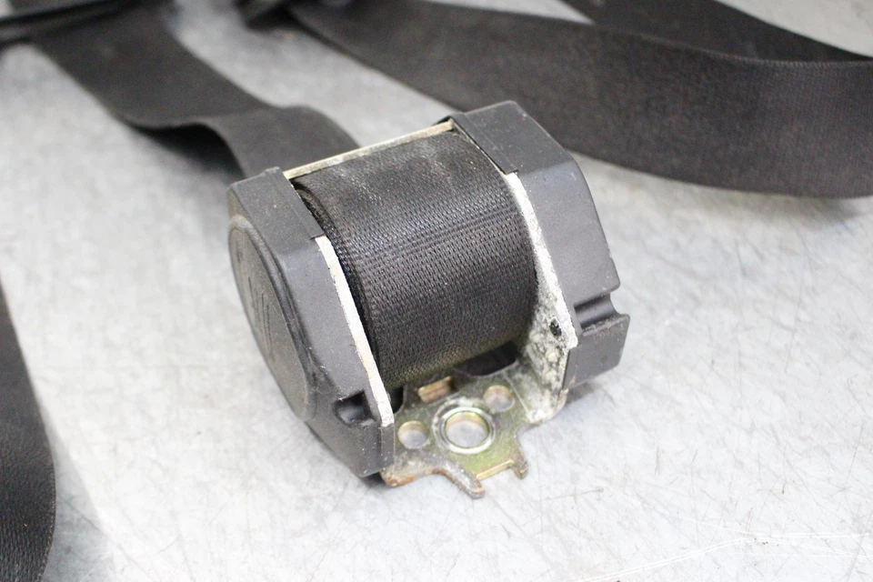 Juego de pares de cinturones de seguridad traseros izquierdo derecho OEM BMW E28 83-88 528E 533I 535I LM66 Foto 3 de 4