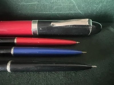 Bic Stifte Federhalter Kugel Schreibtischlampe Rot Schwarz Blau 4 Stifte Vintage